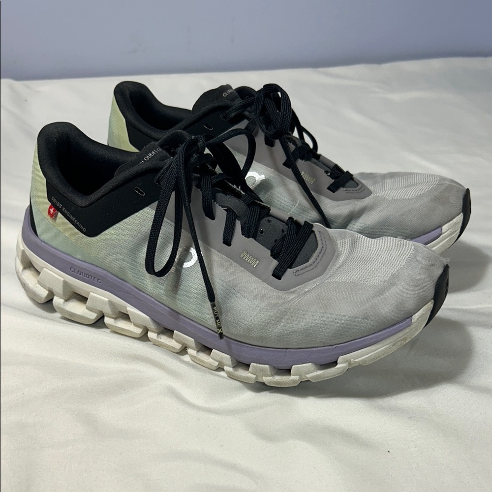 ON CLOUD RUNNING WOMEN'S ON CLOUDFLOW SNEAKERS SI… - image 1